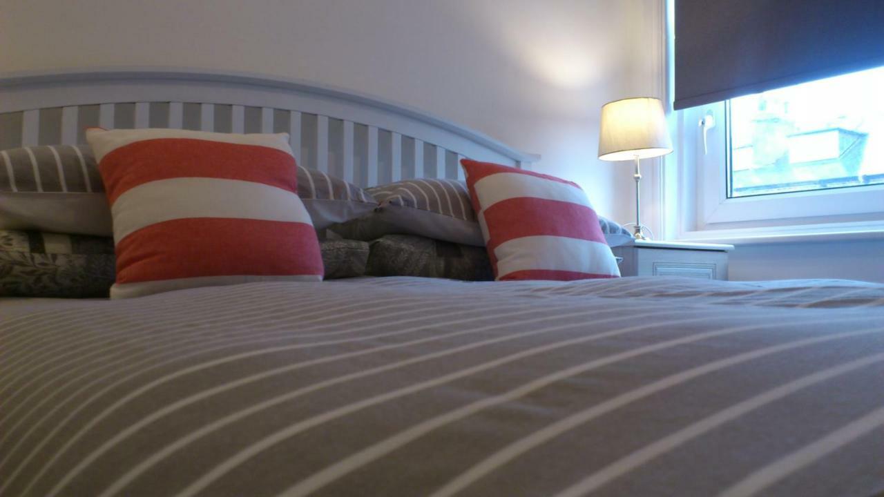 Apartment 8 At 19 Brooklands ファイリー エクステリア 写真